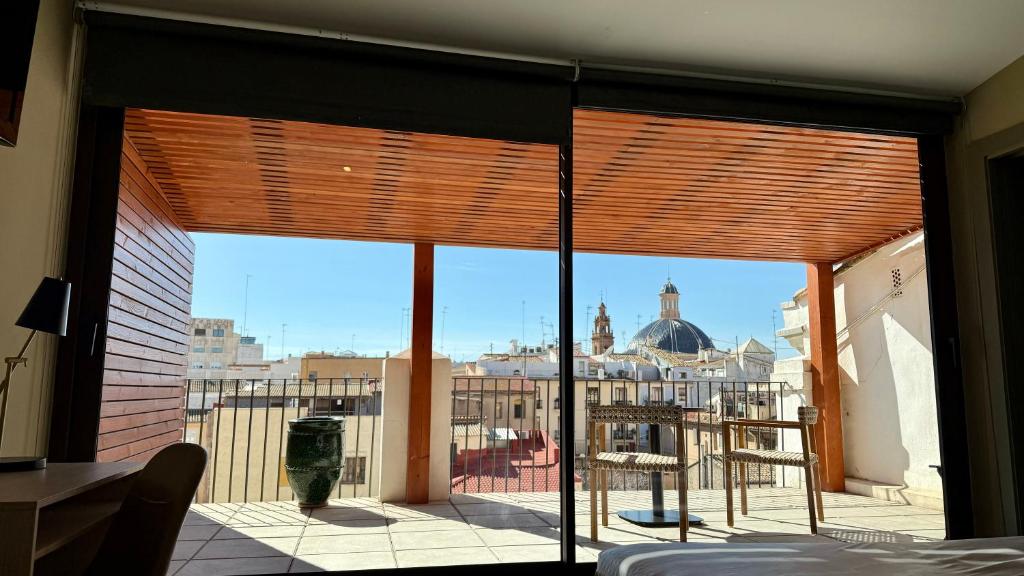 A balcony or terrace at Cosy Rooms Bolsería