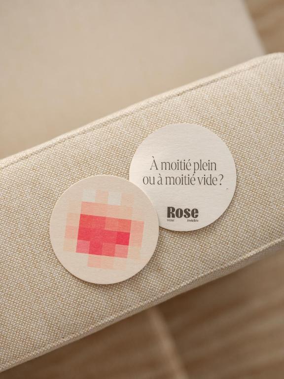 Rose - Hôtel Invisible - Resim 34