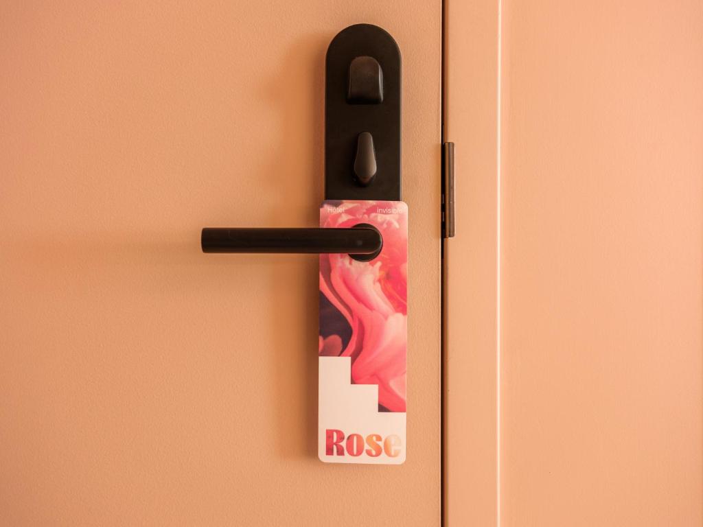 Rose - Hôtel Invisible - Resim 36