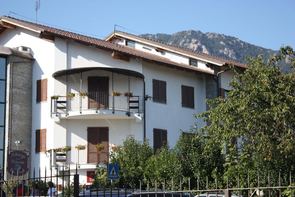 Nespecifikovaný výhled na hory nebo výhled na hory při pohledu z hotelu