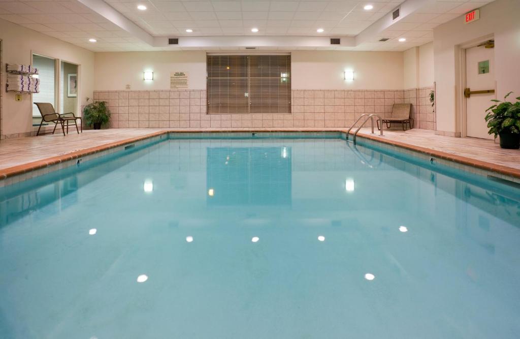 Holiday Inn Express Hotel & Suites Minneapolis-Downtown Convention Center by IHG photo