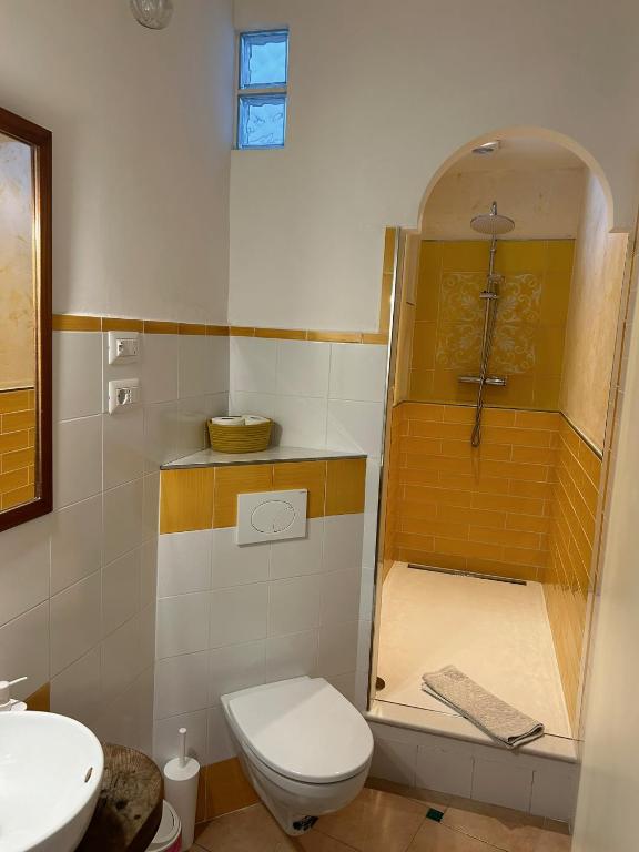 Salle de bains dans l'établissement Positano's Flats