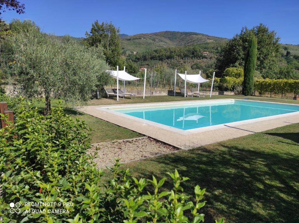 Bazén v ubytování Casa Macinarino APPARTAMENTO 13 con piscina nebo v jeho okolí
