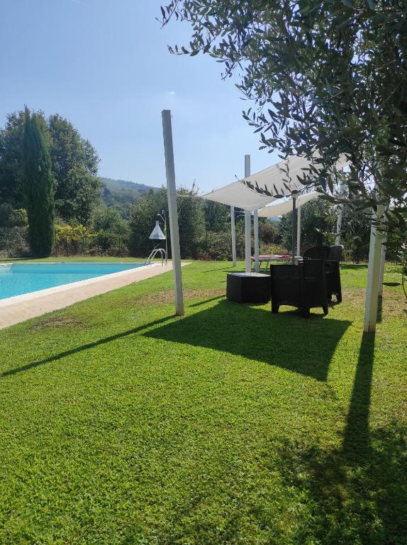 Bazén v ubytování Casa Macinarino APPARTAMENTO 13 con piscina nebo v jeho okolí