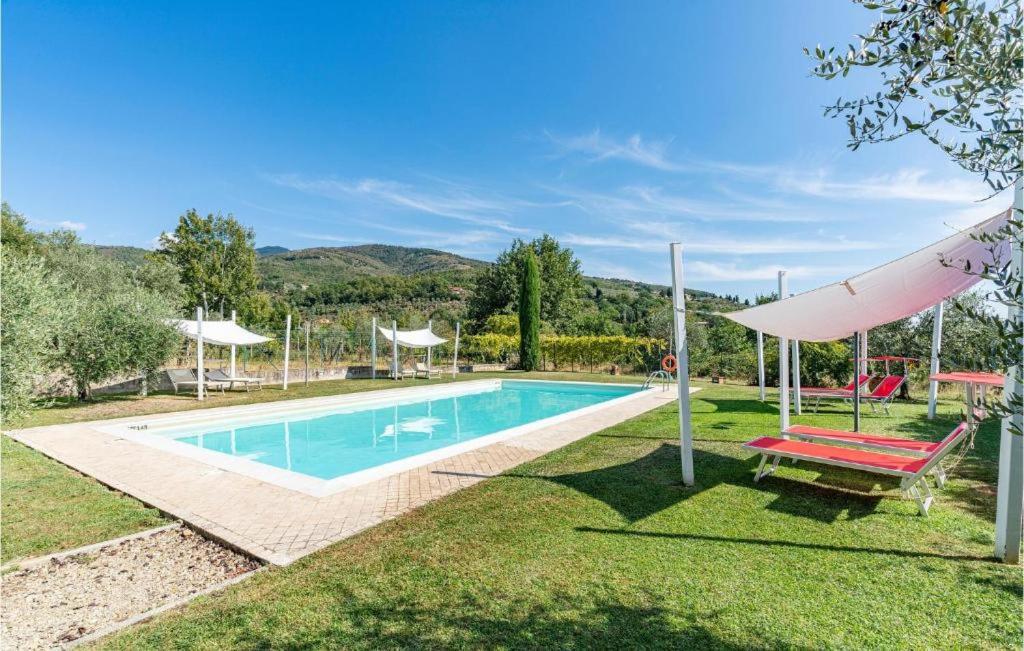 Bazén v ubytování Casa Macinarino APPARTAMENTO 13 con piscina nebo v jeho okolí