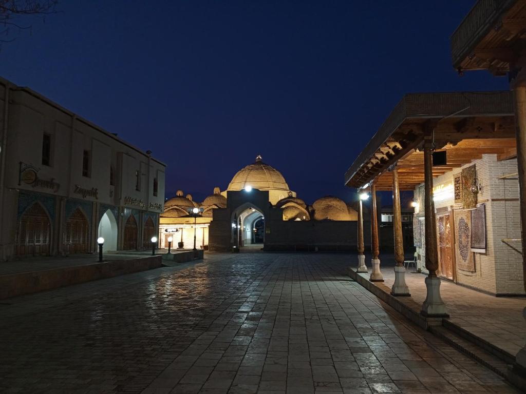 Buhara şehrindeki FAXRIDDIN OLD TOWN Hotel tesisine ait fotoğraf galerisinden bir görsel
