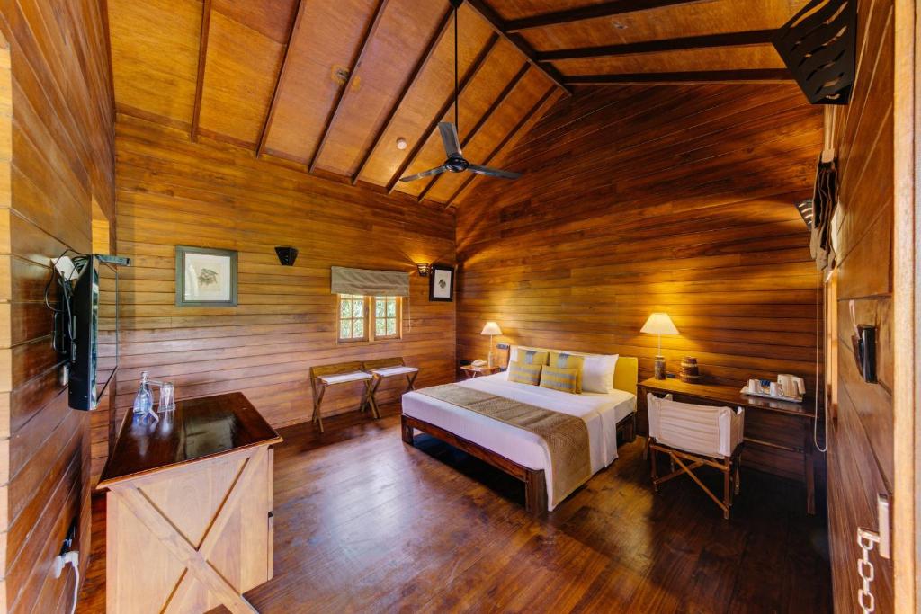 Postel nebo postele na pokoji v ubytování Cinnamon Wild Yala