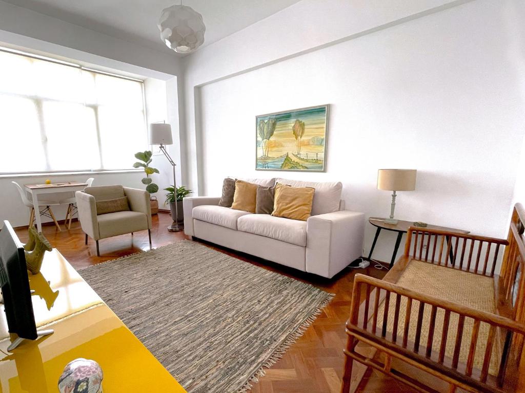SWEET CASHMERE - Spacious Apartment with balcony near Metro & Airport