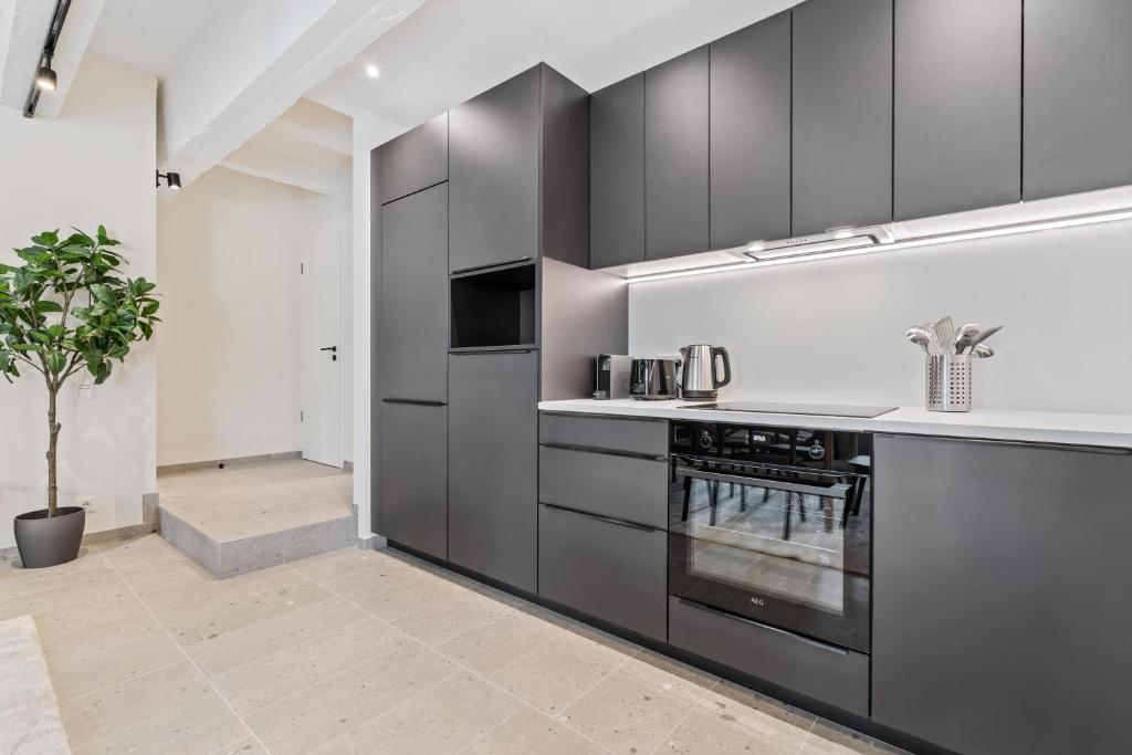 Modern Apartments in Clausen with WiFi, Kitchen & Workspace - Apartamento De Lujo De Dos Dormitorios