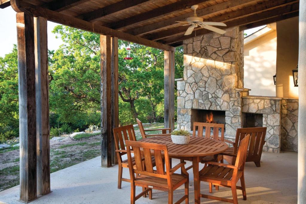 Patio nebo venkovní prostory v ubytování WorldMark Hunt – Stablewood Springs Resort