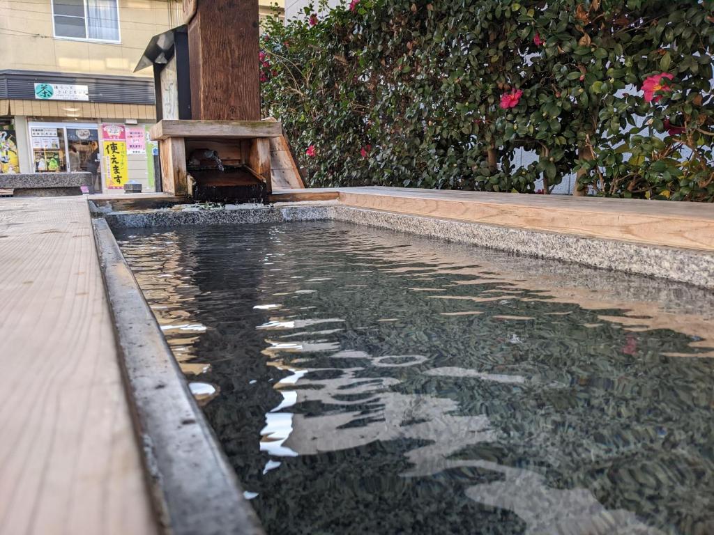 Bazén v ubytování 温泉屋ひろすけ旅館 nebo v jeho okolí