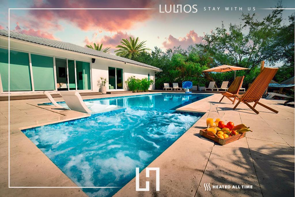 Beach Gardens Luxury Airbnb With Private Pool: Ultimate Escape