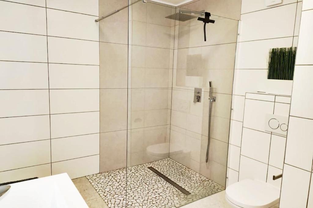 Koupelna v ubytování Modern 3 Bedroom Apartment near Useldange Castle