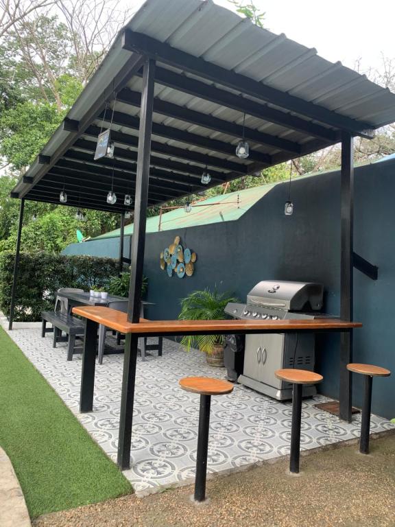Foto dalla galleria di The Barkly House Staycation a Biñan