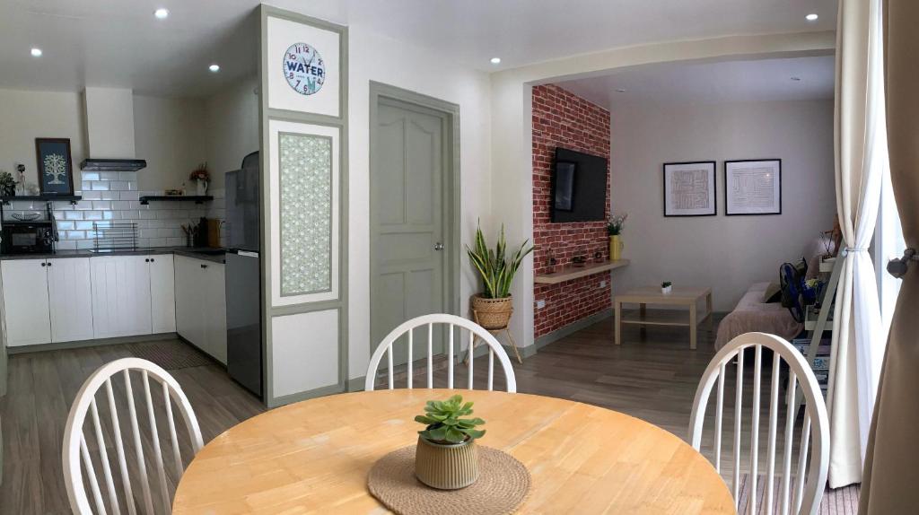 Cucina o angolo cottura di The Barkly House Staycation