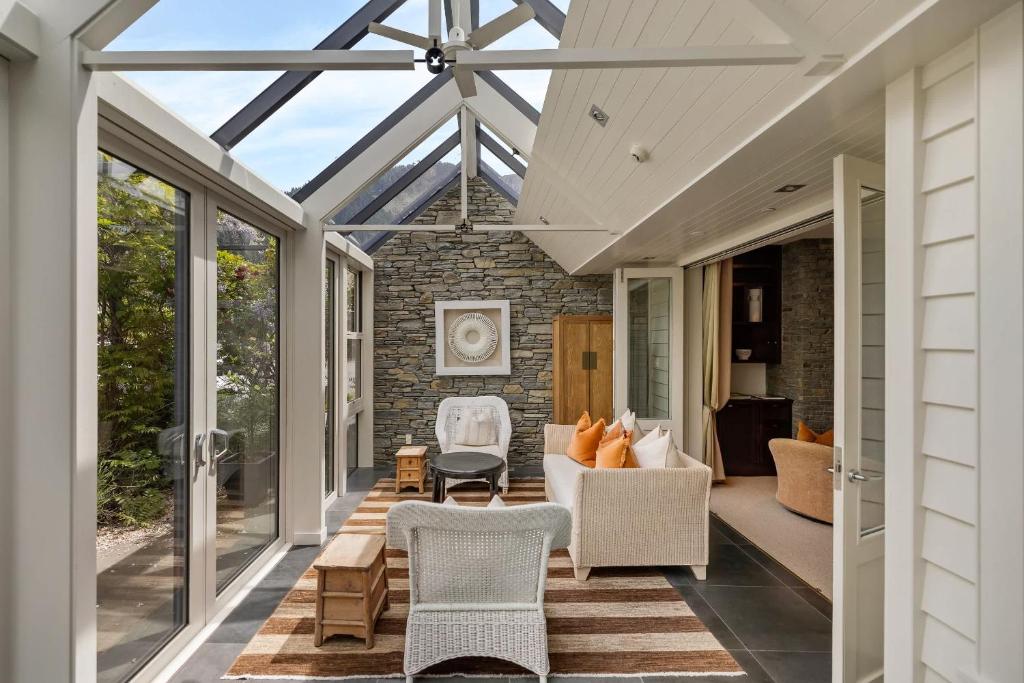 Craigroy 2 Lakeshore apartment with conservatory - Resim 11