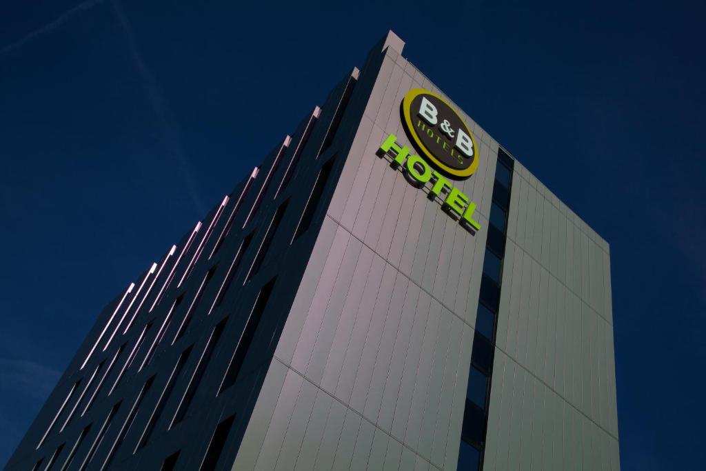 B&B HOTEL Paris Porte des Lilas - Resim 24