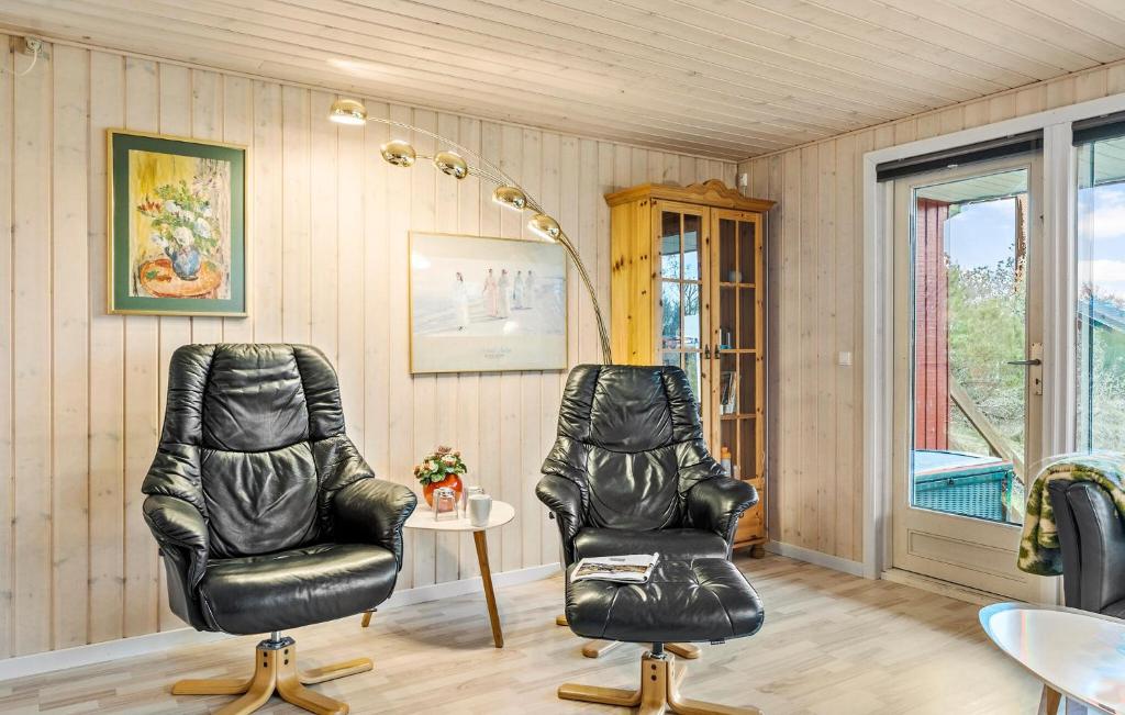 Fotografie z fotogalerie ubytování 4 Bedroom Awesome Home In Hadsund v destinaci Hadsund