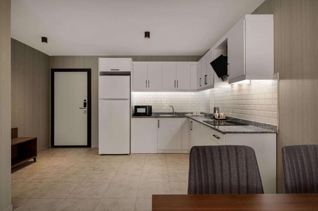 Days Inn by Wyndham Alanya - 18