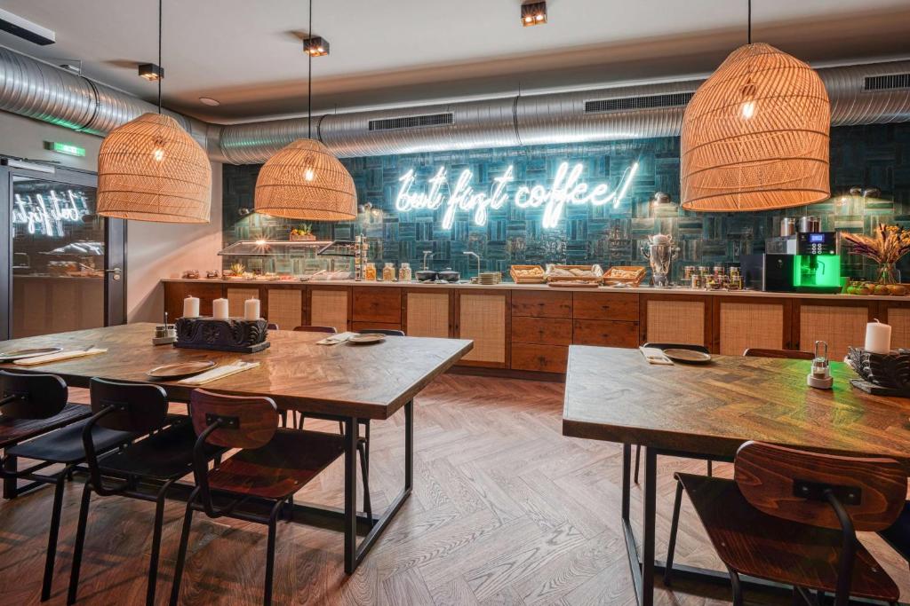 Vienna House Easy by Wyndham Bonn City - Resim 11