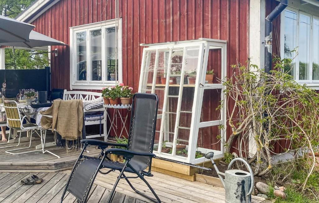 Zahrada ubytování Lovely Home In Lidköping With Wifi