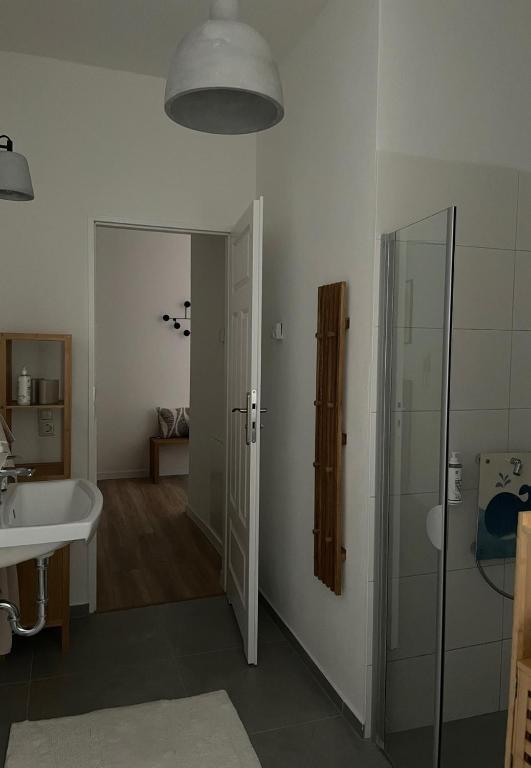 Koupelna v ubytování ApartNaest - vollausgestattete Apartments I kostenlos parken I flexibler Check-in I 1 bis 4 Zimmer I 1 bis 10 Personen