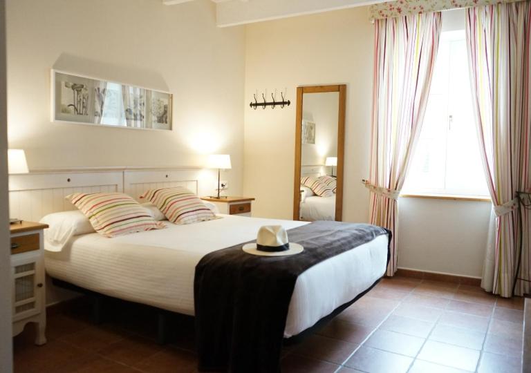 Hotel Es Mercadal - 10