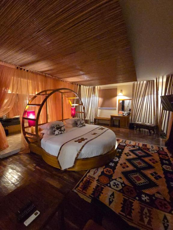 Postel nebo postele na pokoji v ubytování Sky Suites