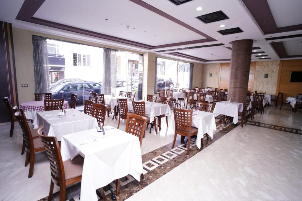 Restaurace v ubytování Hotel La Capitale