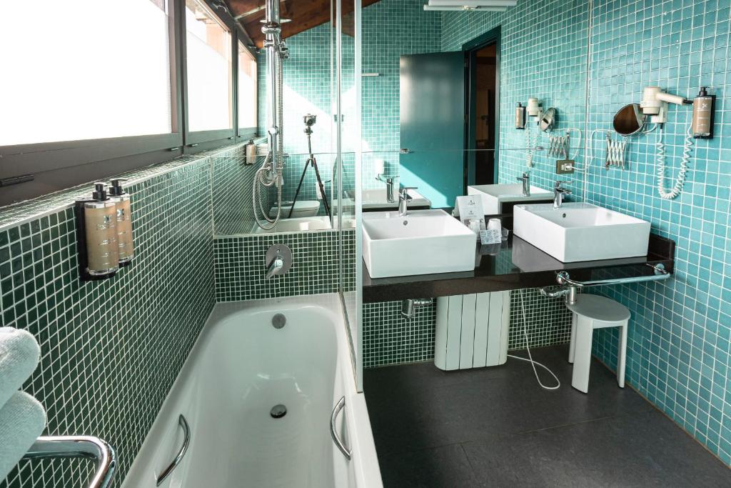 Un baño de Hotel Parque de Monfragüe