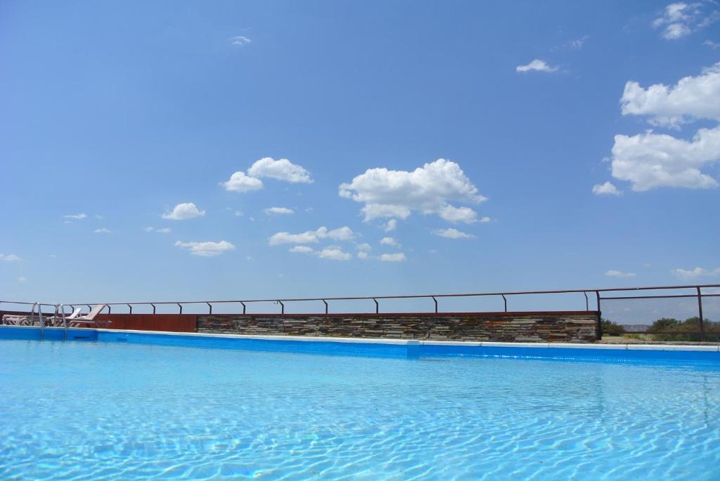Piscina en o cerca de Hotel Parque de Monfragüe
