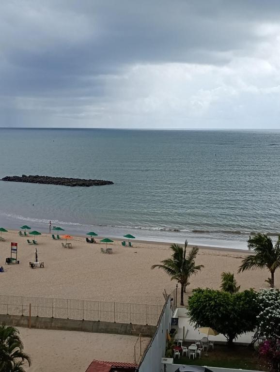 Apto 3 quartos pé na areia Prox de Recife