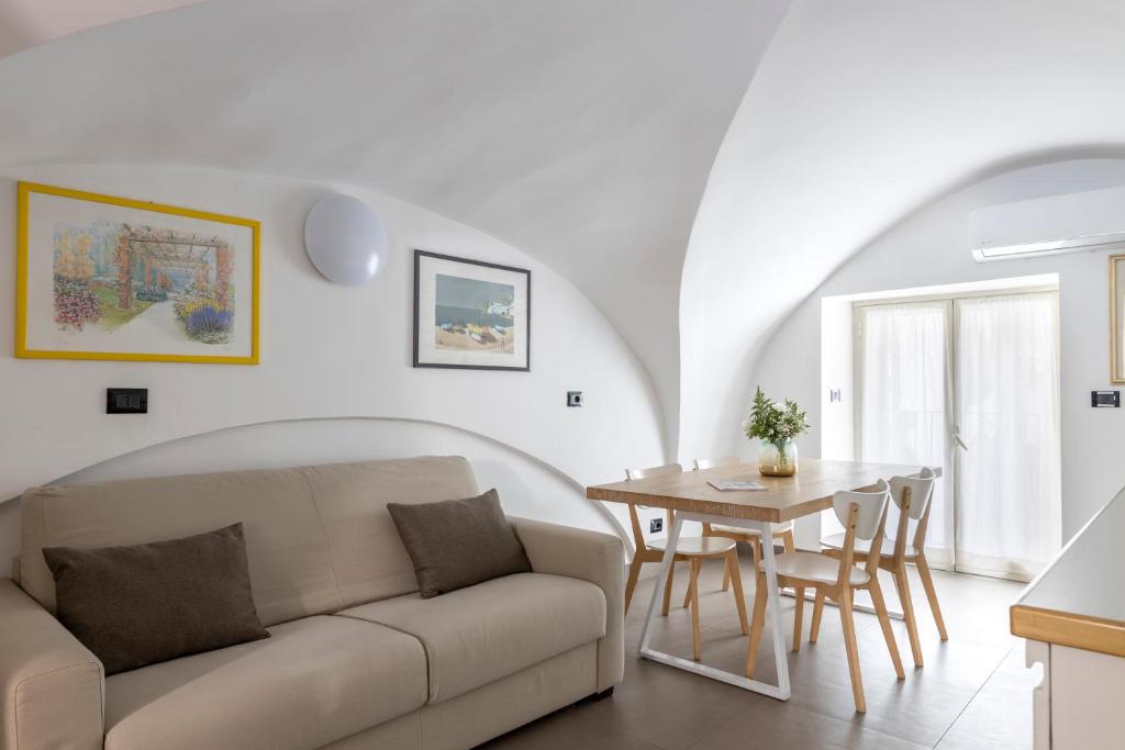 Posedenie v ubytovaní Palazzo Marletta Duomo Apartment