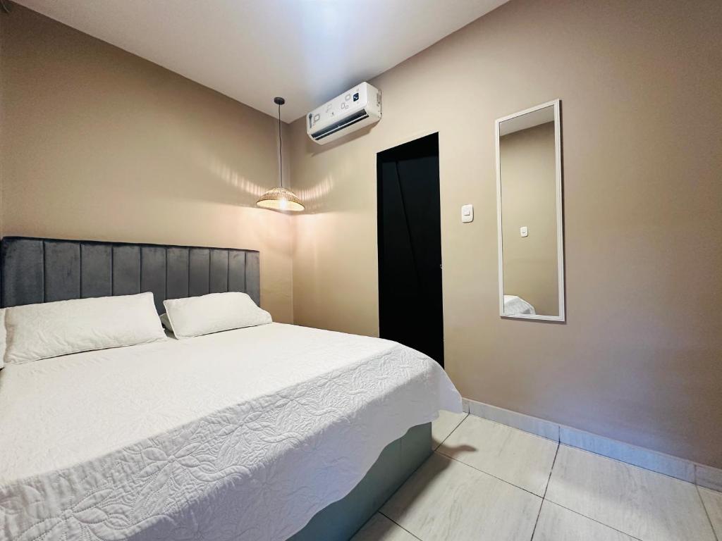 Postel nebo postele na pokoji v ubytování Hotel Londres