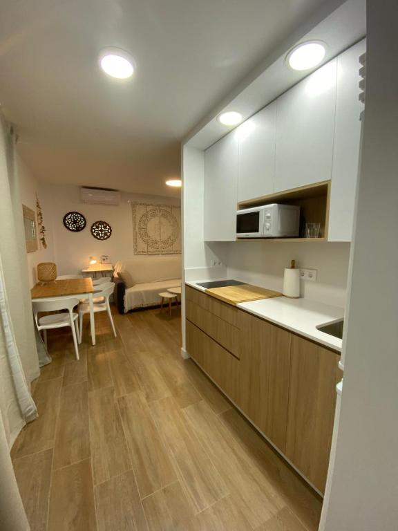 Apartamento junto a la playa. Solo familias y parejas