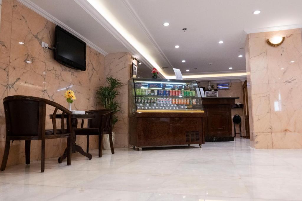 Lounge nebo bar v ubytování فندق المروج كريم AlMorooj Kareem Hotel