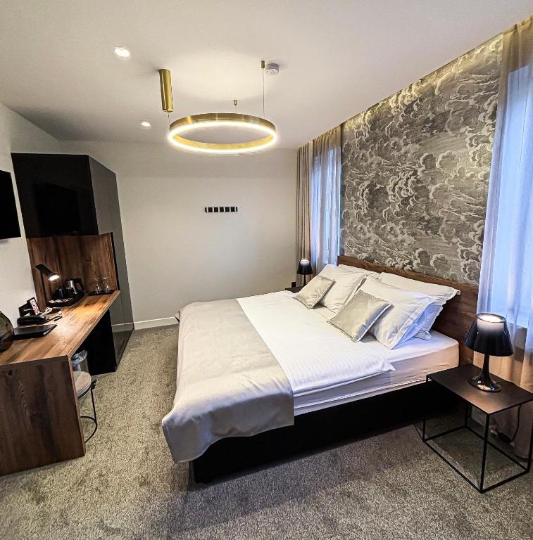 Calma Luxury Rooms - 8
