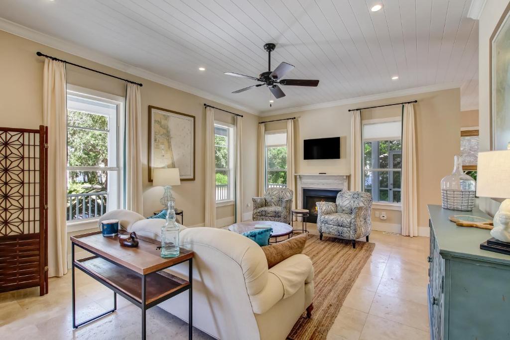 a living room with a couch and a table at 1016 San Fernando Street in Fernandina Beach