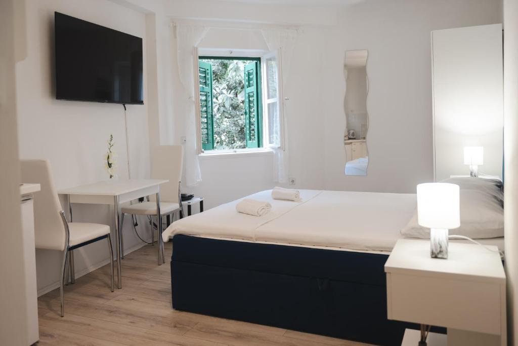 Apartment Marinis