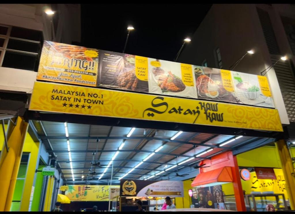 Supermarket nebo jiné obchody v  vily nebo okolí