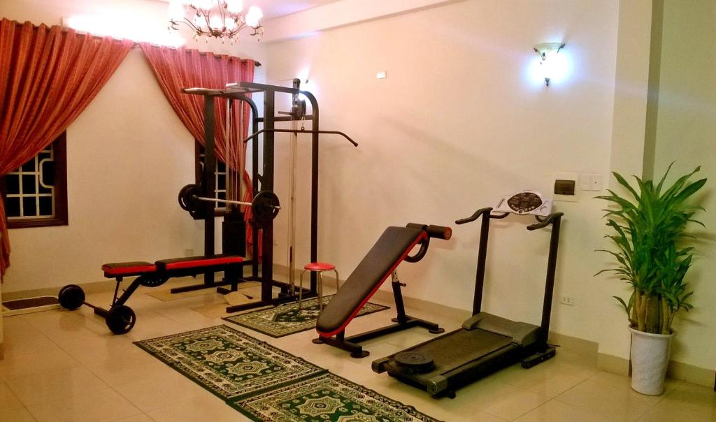 Fitness centrum a/nebo fitness zařízení v ubytování Dai Long Hotel