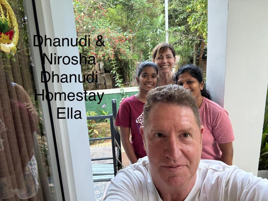 Hosté ubytování Dhanudi Homestay