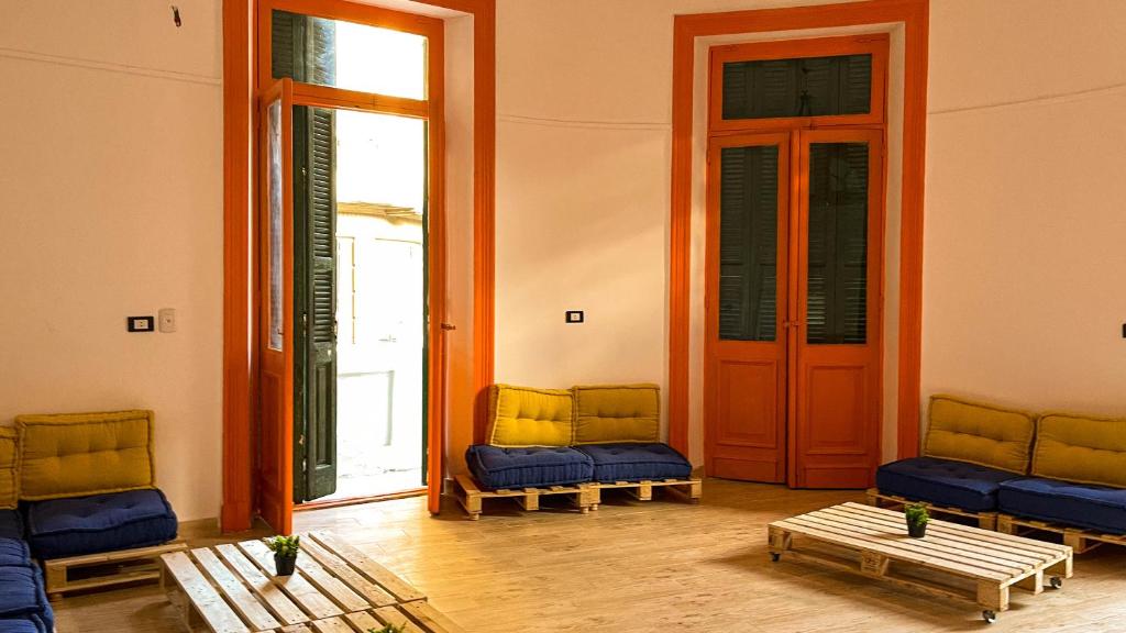Posezení v ubytování Ithaka Raml Hostel