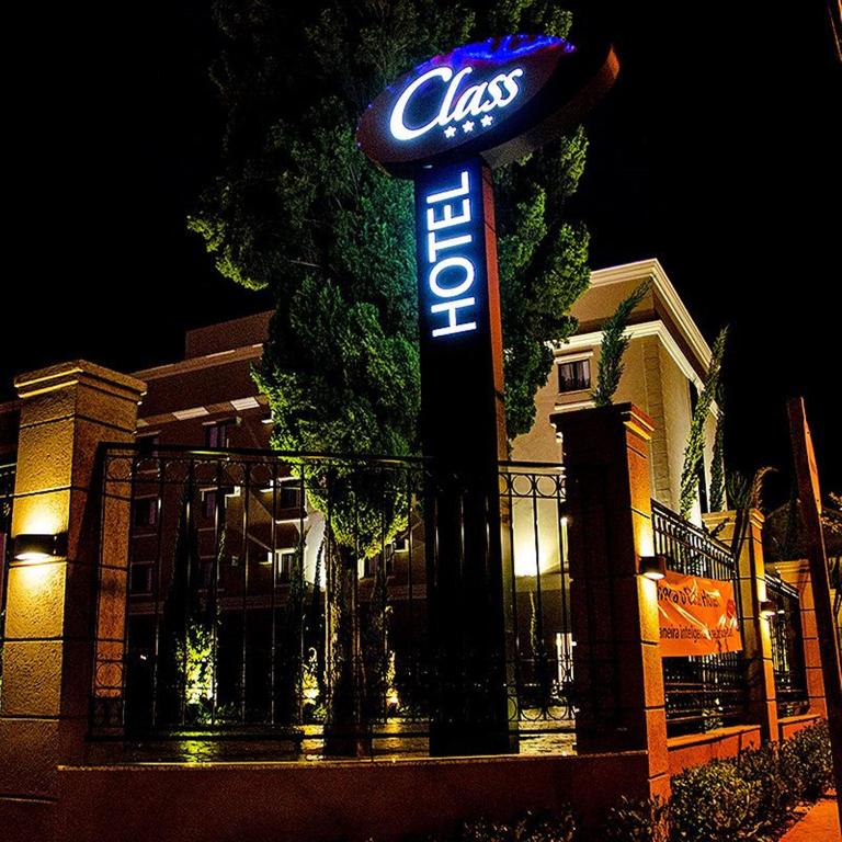  Class Hotel Rio Claro