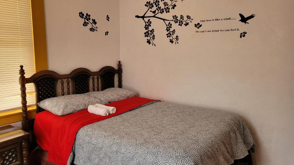 Postel nebo postele na pokoji v ubytování Yosemite International Hostel