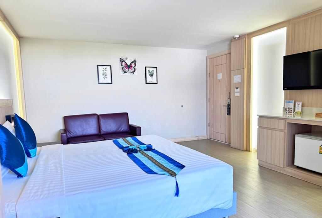 TV a/nebo společenská místnost v ubytování O2 Luxury Hotel