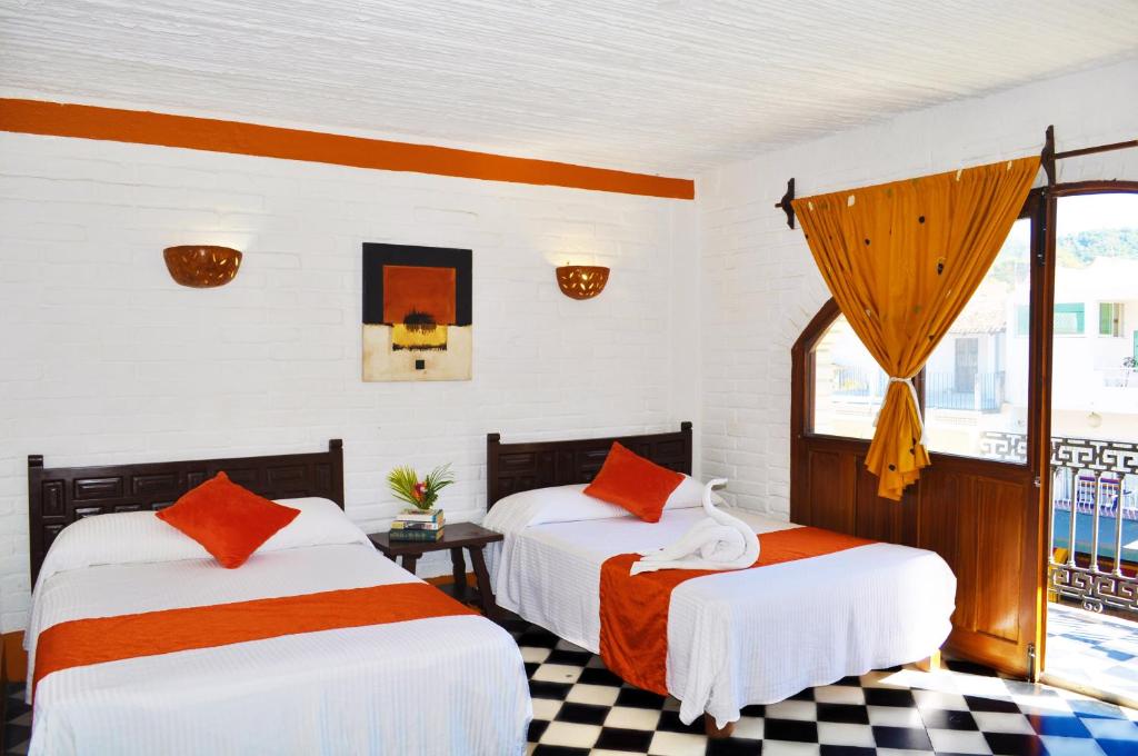Hotel Hacienda de Vallarta Centro - Quadruple With Kitchenette & A/C