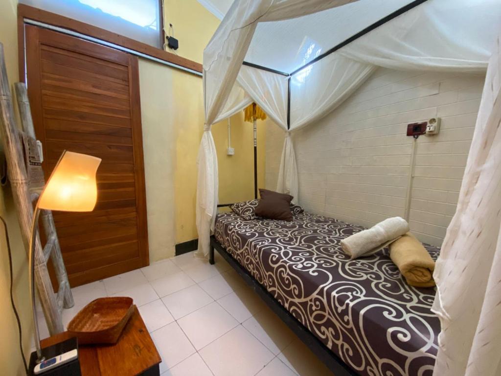 Coliving Bali SWEET HOME Kost Lengkap di Tabanan Kota - Studio Triple Standard
