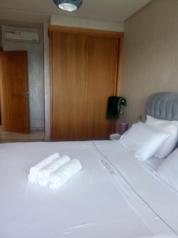 Letto o letti in una camera di AppartF3 vue panoramique sur mer Residence Vista Del Mar