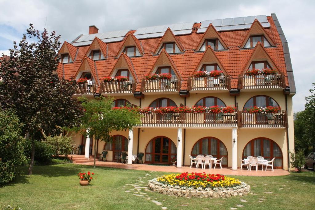 Budova, v ktorej sa hotel nachádza